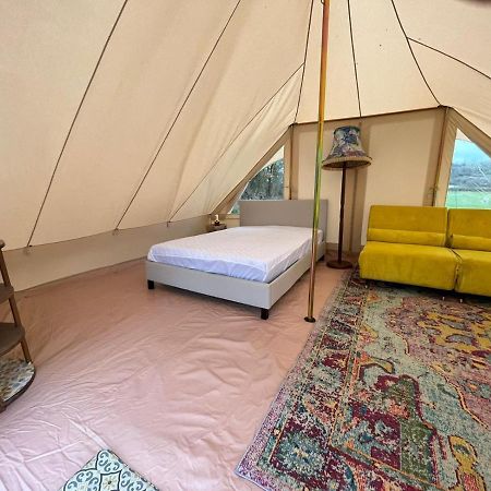 1 Glamping Tent With Kitchen & Electric On Small Family Campsite, No Bedding Supplied นาร์เบิร์ธ ภายนอก รูปภาพ