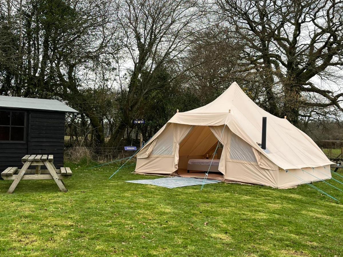 1 Glamping Tent With Kitchen & Electric On Small Family Campsite, No Bedding Supplied นาร์เบิร์ธ ภายนอก รูปภาพ