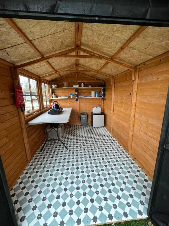 1 Glamping Tent With Kitchen & Electric On Small Family Campsite, No Bedding Supplied นาร์เบิร์ธ ภายนอก รูปภาพ