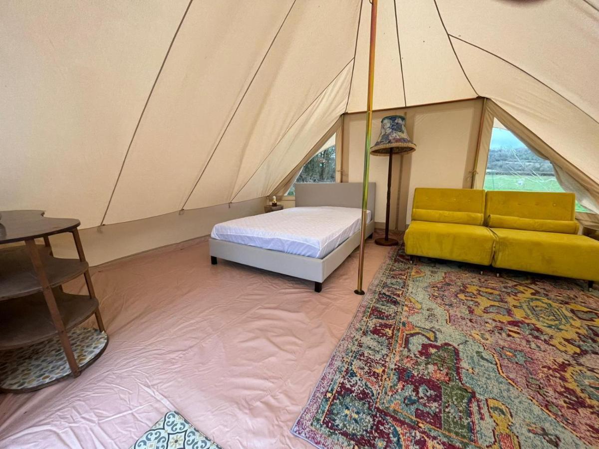 1 Glamping Tent With Kitchen & Electric On Small Family Campsite, No Bedding Supplied นาร์เบิร์ธ ภายนอก รูปภาพ