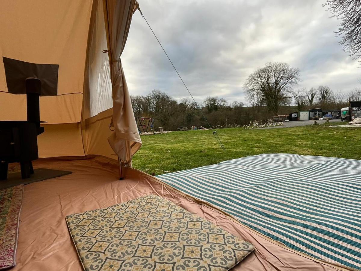 1 Glamping Tent With Kitchen & Electric On Small Family Campsite, No Bedding Supplied นาร์เบิร์ธ ภายนอก รูปภาพ